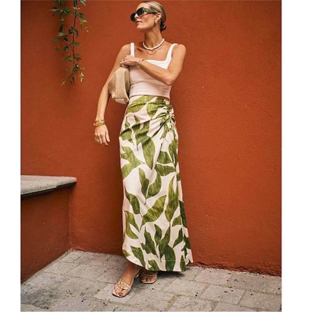 NWT Antonio Melani x M.G. Style Lyons Printed Faux Wrap Asymmetric Skirt - Picture 2 of 12